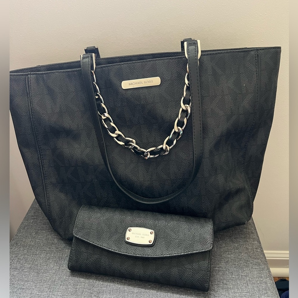 Michael Kors Tote and matching wallet